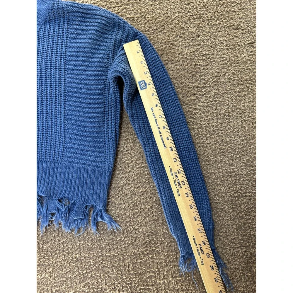 Full Circle Trends Blue Distressed Cropped Cable Knit Sweater V-Neck Small